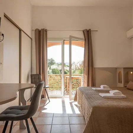 Domaine De Caranella 3* Порто-Веккьо