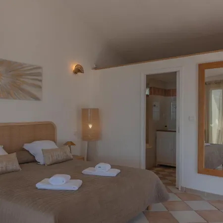 Domaine De Caranella 3*