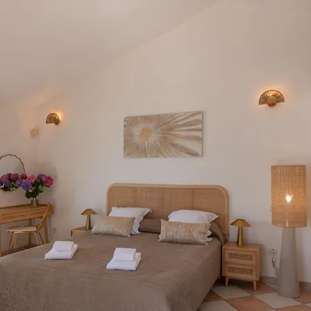Отель Domaine De Caranella 3*