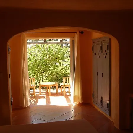 Отель Domaine De Caranella