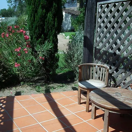 Otel Domaine De Caranella