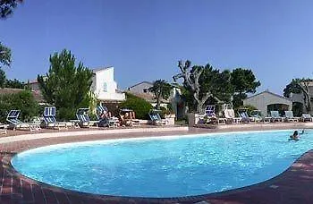 מלון Domaine De Caranella 3*