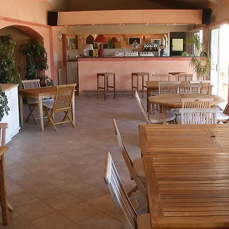 Domaine De Caranella 3*