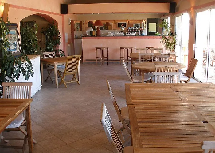 Domaine De Caranella 3*