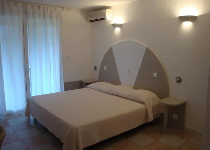 Hotel Domaine De Caranella 3*