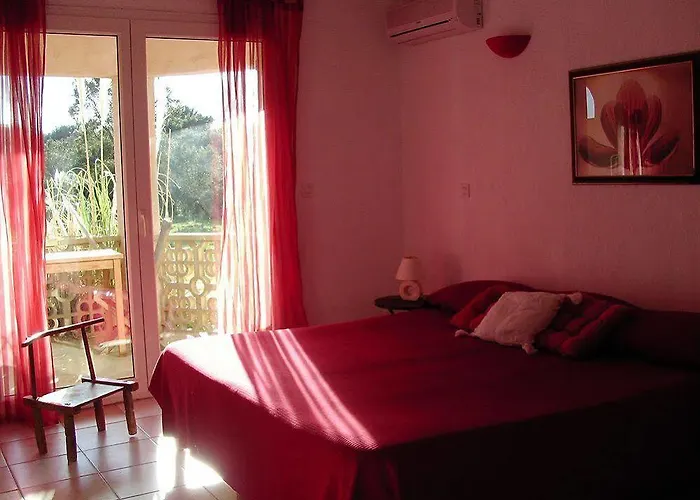 Hotel Domaine De Caranella